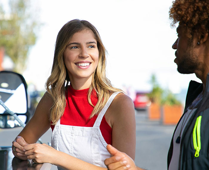 33 Men Reveal The Moment They Realized A Woman Couldn't Care Less About Them