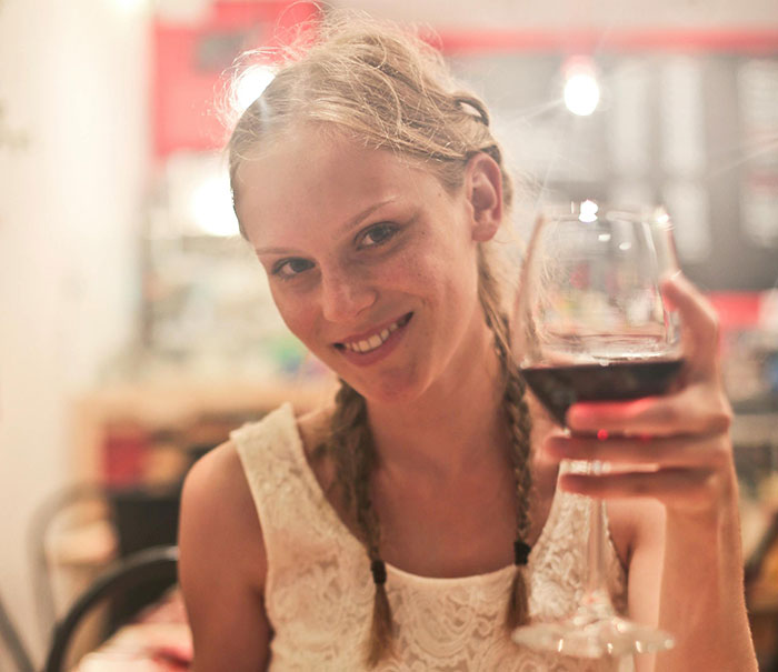 33 Men Reveal The Moment They Realized A Woman Couldn't Care Less About Them