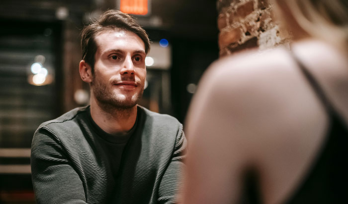 33 Men Reveal The Moment They Realized A Woman Couldn't Care Less About Them