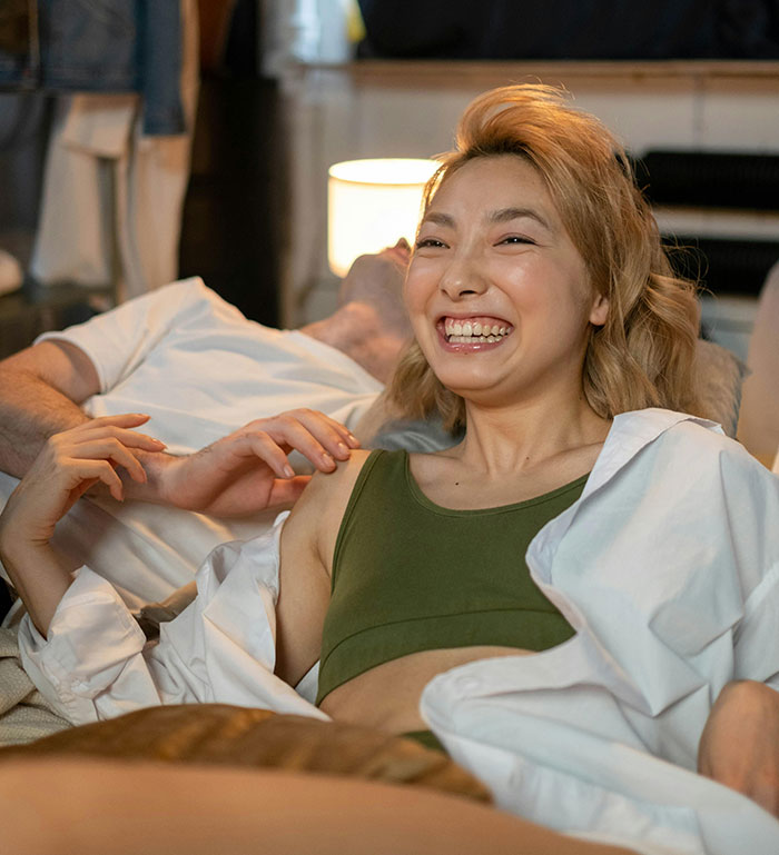 33 Men Reveal The Moment They Realized A Woman Couldn't Care Less About Them