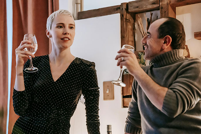 33 Men Reveal The Moment They Realized A Woman Couldn't Care Less About Them