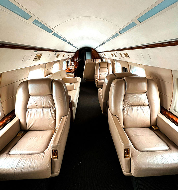 30 People Share The Most Obscene Displays Of Wealth They Have Ever Seen (30 Stories)