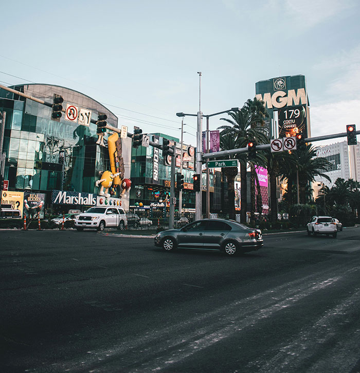 30 People Share The Most Obscene Displays Of Wealth They Have Ever Seen (30 Stories)