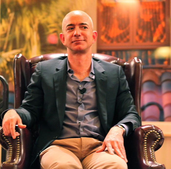 30 Of The Most Interesting Things People Spotted Rich People Doing Casually