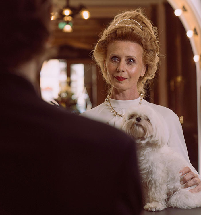 30 Of The Most Interesting Things People Spotted Rich People Doing Casually