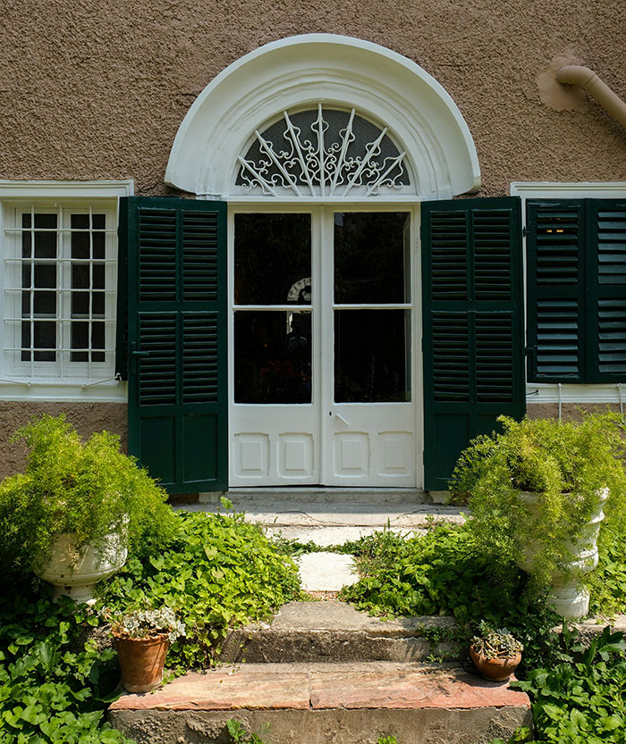 30 Of The Most Interesting Things People Spotted Rich People Doing Casually