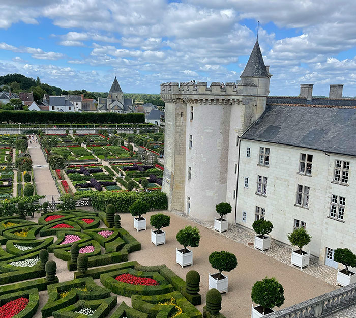 30 Of The Most Interesting Things People Spotted Rich People Doing Casually