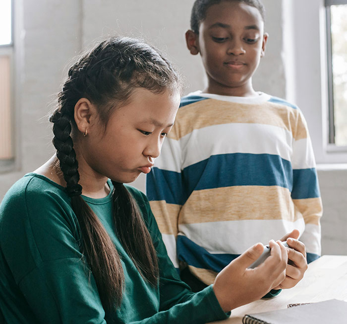 "Cheating On Your Partner": 40 Common Things That Should Not Be So Normalized