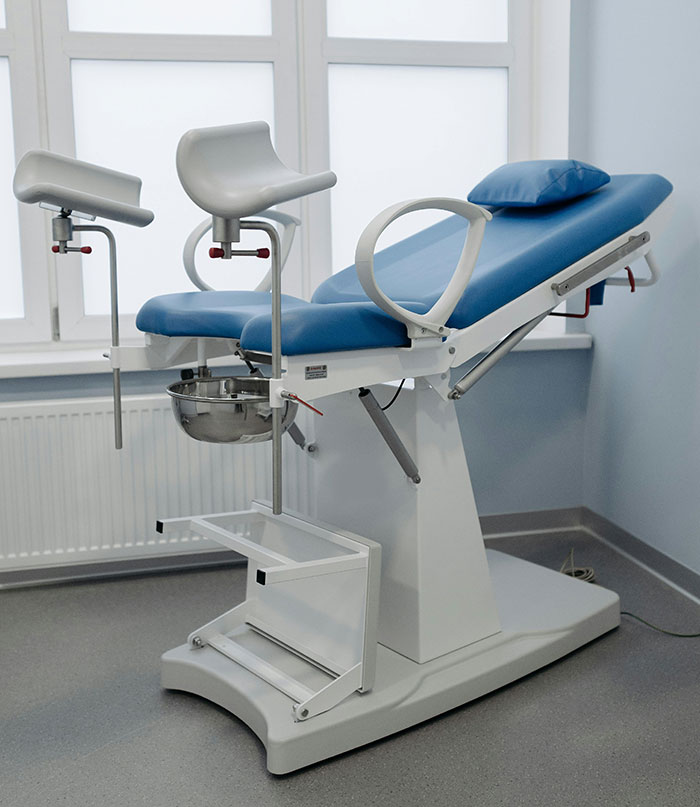 "Cheating On Your Partner": 40 Common Things That Should Not Be So Normalized