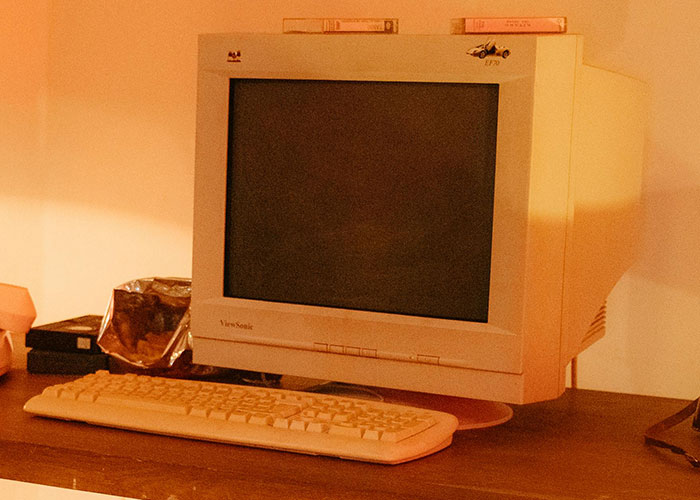 “It Works 100% Of The Time”: 35 “Obsolete” Things These People Haven’t Given Up On