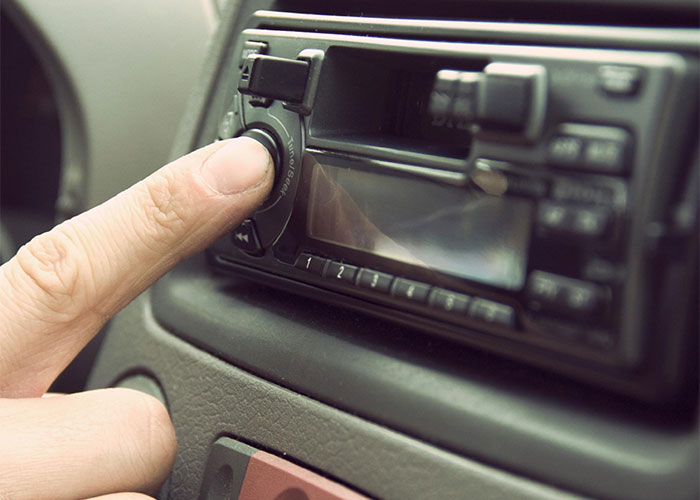 “It Works 100% Of The Time”: 35 “Obsolete” Things These People Haven’t Given Up On