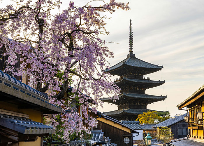 "Awful, Awful Place": 28 Tourists Share Cities They Will Never Visit Again