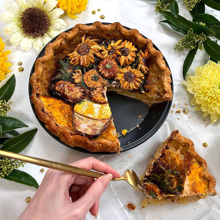 I Baked An Homage To Van Gogh's Sunflowers For Pi Day - Apple Spice Pie