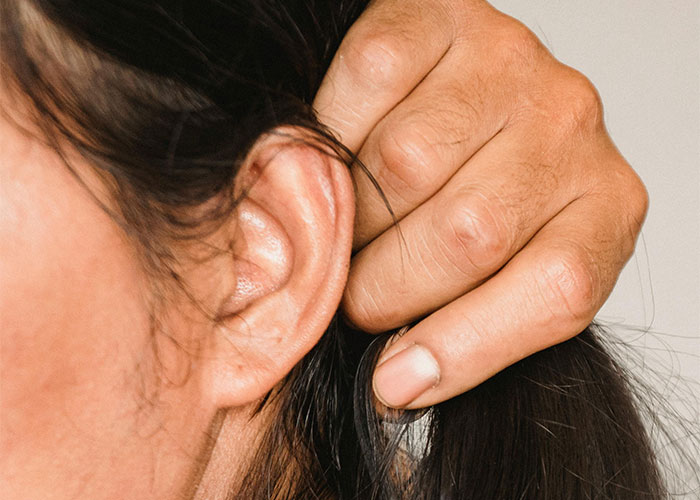 30 People Share Their 'Weird' Things And Ask If Others Do Them As Well