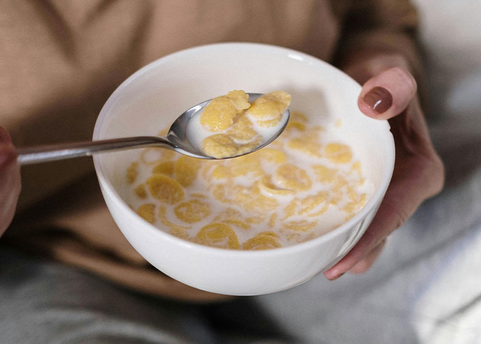 30 People Share Their 'Weird' Things And Ask If Others Do Them As Well