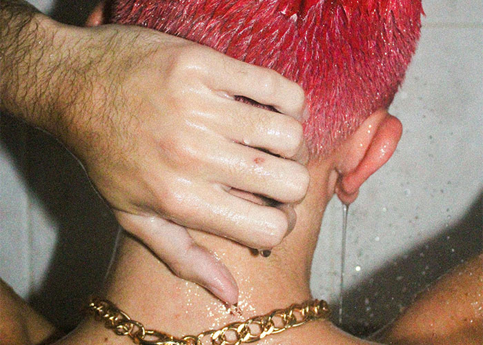 30 People Share Their 'Weird' Things And Ask If Others Do Them As Well