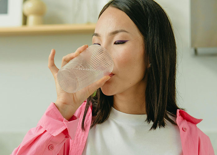 30 People Share Their 'Weird' Things And Ask If Others Do Them As Well