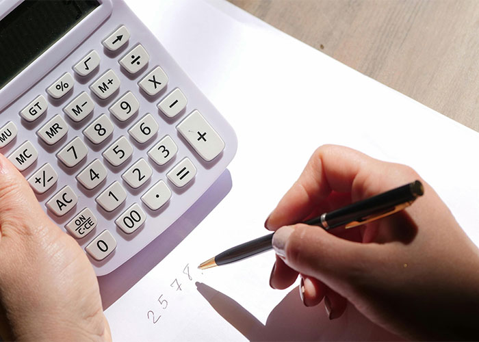 30 People Share Their 'Weird' Things And Ask If Others Do Them As Well