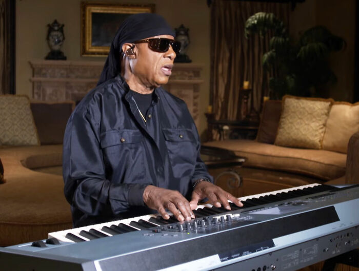 30 Celebrity Encounters So Awkward, You Can Feel The Secondhand Embarrassment A Mile Away