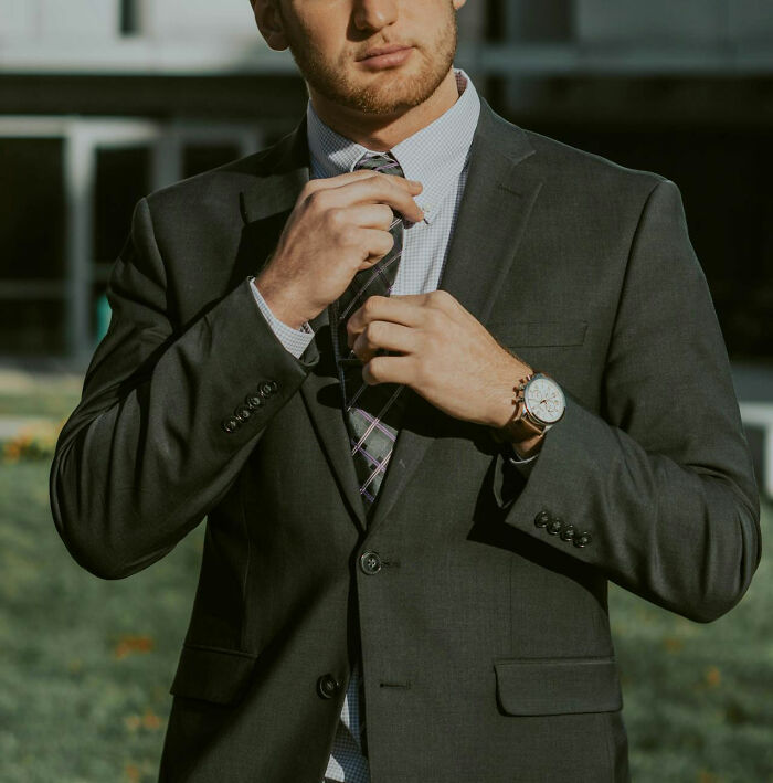 Someone Asks “What Job Is 100% Overpaid?” And 30 People Don’t Hold Back With Their Answers