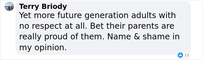 &ldquo;He&rsquo;s Got A Long Day&rdquo;: Police Officer Berates American Tourists Who Can&rsquo;t Stop Ridiculing King&rsquo;s Guard