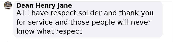 &ldquo;He&rsquo;s Got A Long Day&rdquo;: Police Officer Berates American Tourists Who Can&rsquo;t Stop Ridiculing King&rsquo;s Guard