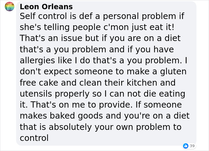 Woman Treats Her Colleagues With Home-Baked Goods, Two Of Them Threaten To Report Her To HR - 11
