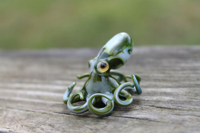 I Made 15 Baby-Glass Octopus Figurines In Different Colors