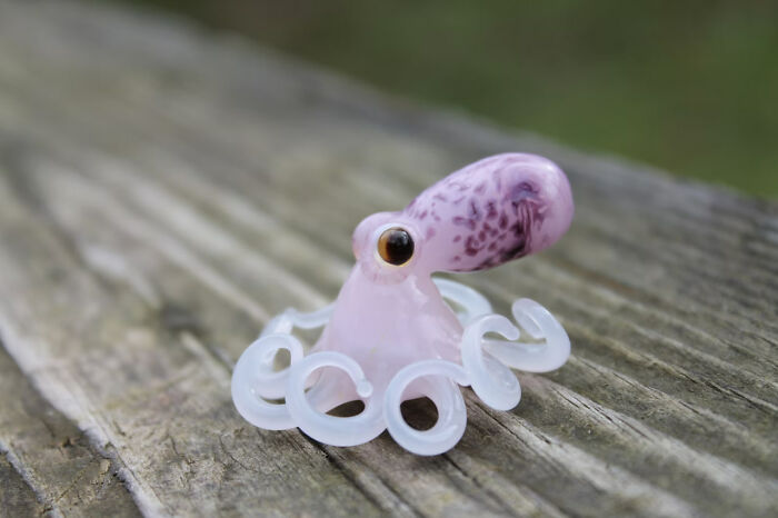 I Made 15 Baby-Glass Octopus Figurines In Different Colors
