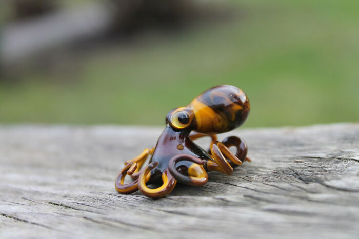 I Made 15 Baby-Glass Octopus Figurines In Different Colors