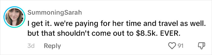 Wedding Photographer Reveals Her Prices, People Can't Help But Mock Her