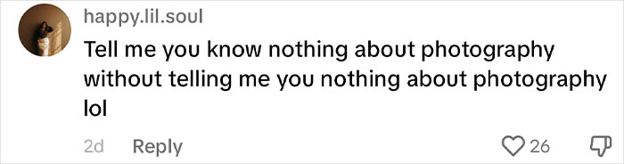 Wedding Photographer Reveals Her Prices, People Can't Help But Mock Her