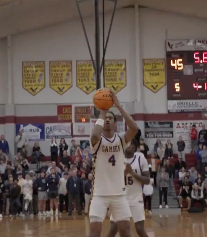 Viral Moment Refs Overturn Last-Second Basketball Shot, Altering Outcome Of High School Playoff Viral Moment Refs Overturn Last-Second Basketball Shot, Altering Outcome Of High School Playoff