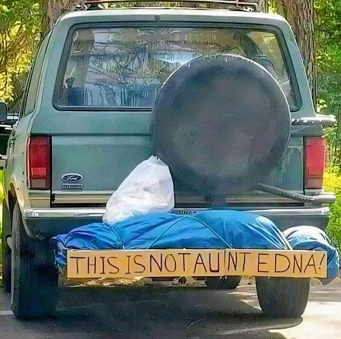 50 Signs That Are Poorly Placed, Badly Designed Or Simply Funny, Shared In This FB Group