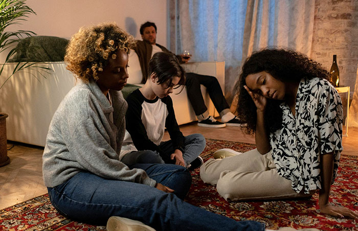 Bitter Teen Goes Against Dad’s Wishes To Spend Time With Late Bio Mom’s Family, Drama Ensues