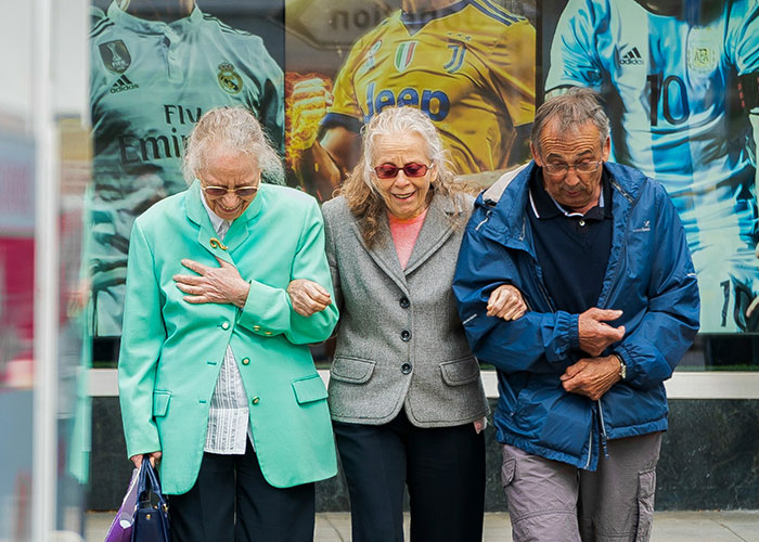 “Total Ignorance Of Science”: 40 Older Adults Point Out Weird Things That Are “Normal” Nowadays