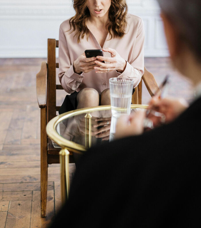 "Obsession With Therapy-Speak": 36 Things Older People Don't Get About The Younger Generations