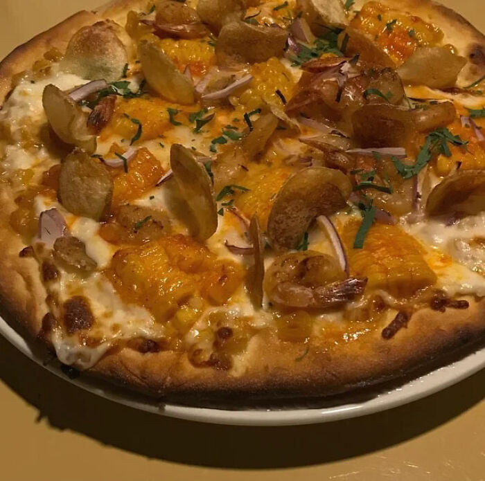 "Americans, What’s Something The Rest Of The World Does That You Find Absurd?" (28 Answers)