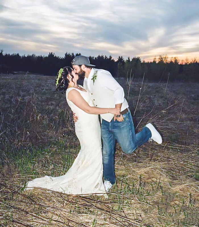 Jeans, Sneakers, And A Cap - The "Perfect" Outfit For Your Wedding 