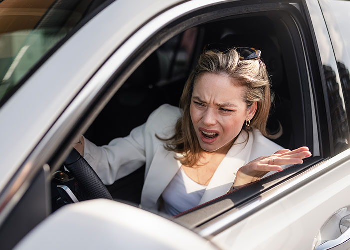 Karen Starts Screaming At Couple Over ‘Illegal’ Handicap Parking, Refuses To See Reason Karen Starts Screaming At Couple Over ‘Illegal’ Handicap Parking, Refuses To See Reason