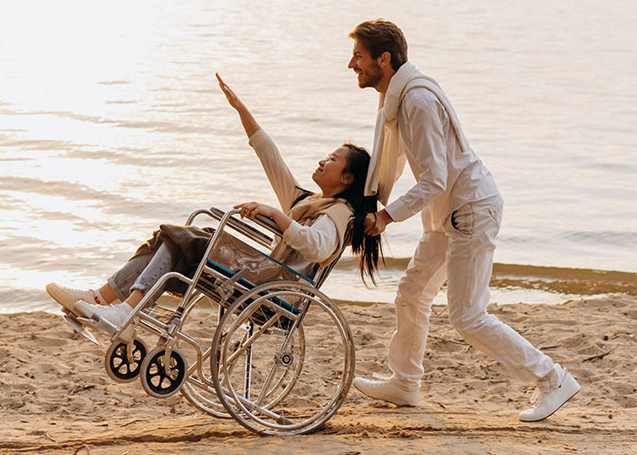 Karen Starts Screaming At Couple Over ‘Illegal’ Handicap Parking, Refuses To See Reason Karen Starts Screaming At Couple Over ‘Illegal’ Handicap Parking, Refuses To See Reason