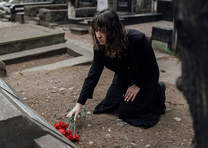 &ldquo;She Was Sitting On Nearly $500K&rdquo;: Woman Gets Sued By Greedy Relatives, Makes Them Regret It