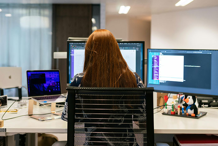 Someone Asked Women To Share Their Toxic Workplace Giveaways And 30 Delivered