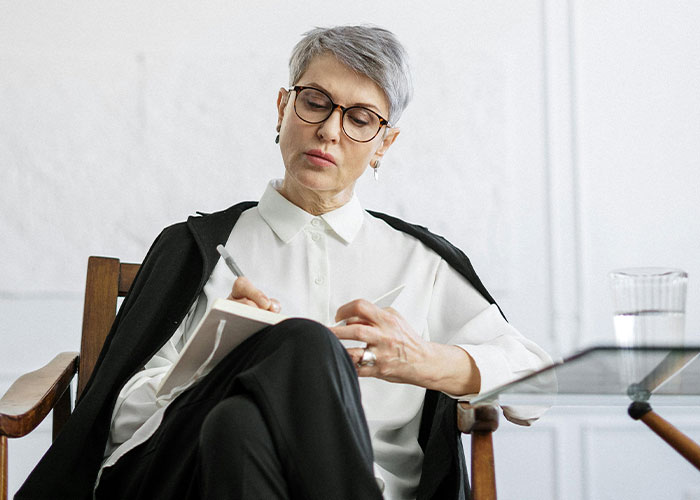 30 Careers That Attract Absolute Jerks, As Shared In This Viral Thread