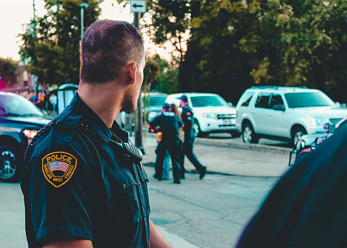 30 Careers That Attract Absolute Jerks, As Shared In This Viral Thread