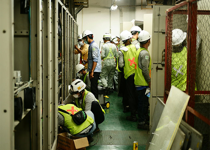 30 Careers That Attract Absolute Jerks, As Shared In This Viral Thread