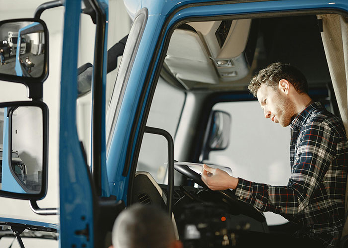 30 Careers That Attract Absolute Jerks, As Shared In This Viral Thread