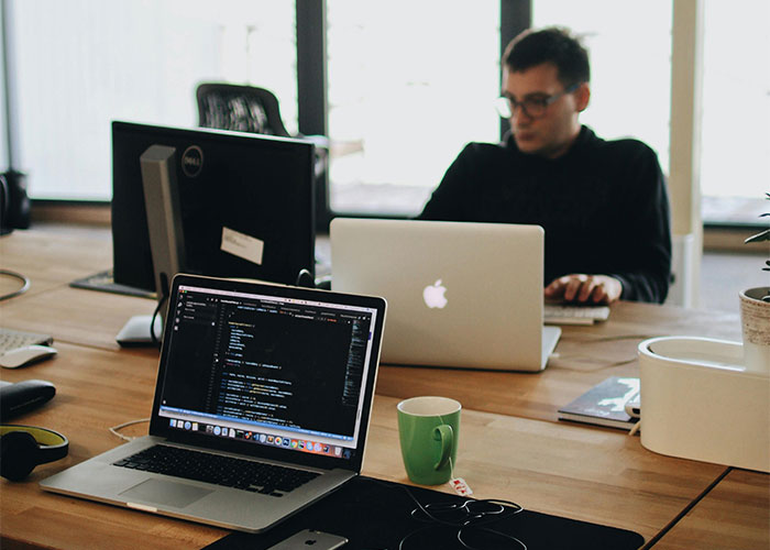 30 Careers That Attract Absolute Jerks, As Shared In This Viral Thread