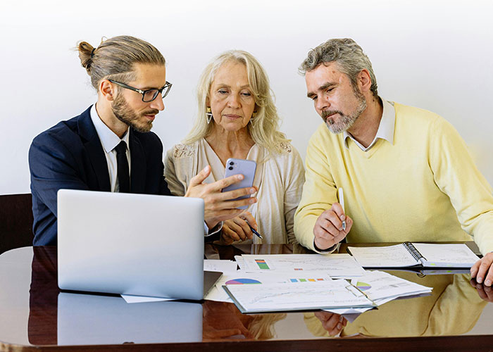 30 Careers That Attract Absolute Jerks, As Shared In This Viral Thread