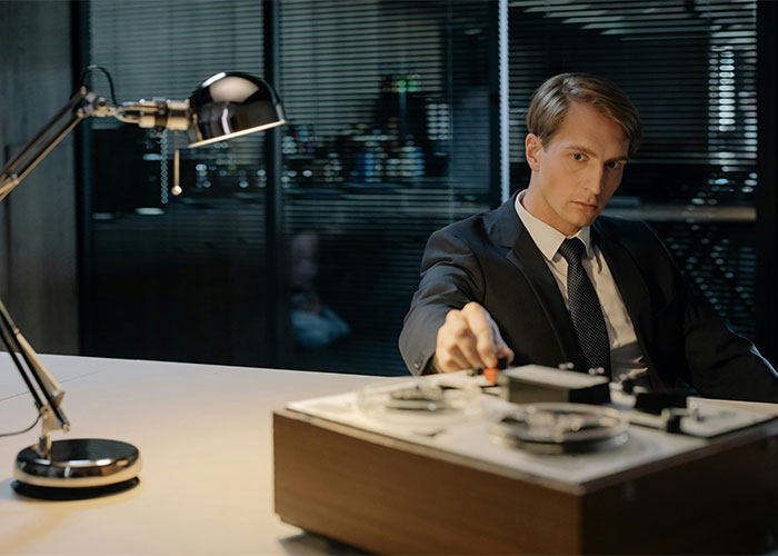 30 Careers That Attract Absolute Jerks, As Shared In This Viral Thread